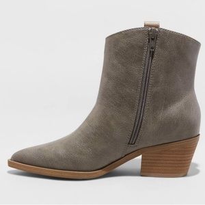 Women's Marlow Western Boots - Universal Thread™size 10 Color Dark Gray